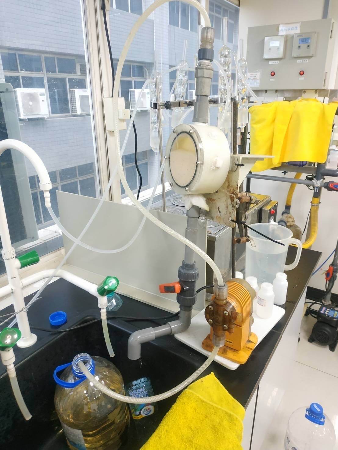 開廣除氟觸媒粒子試驗(yàn)